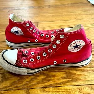 Converse red